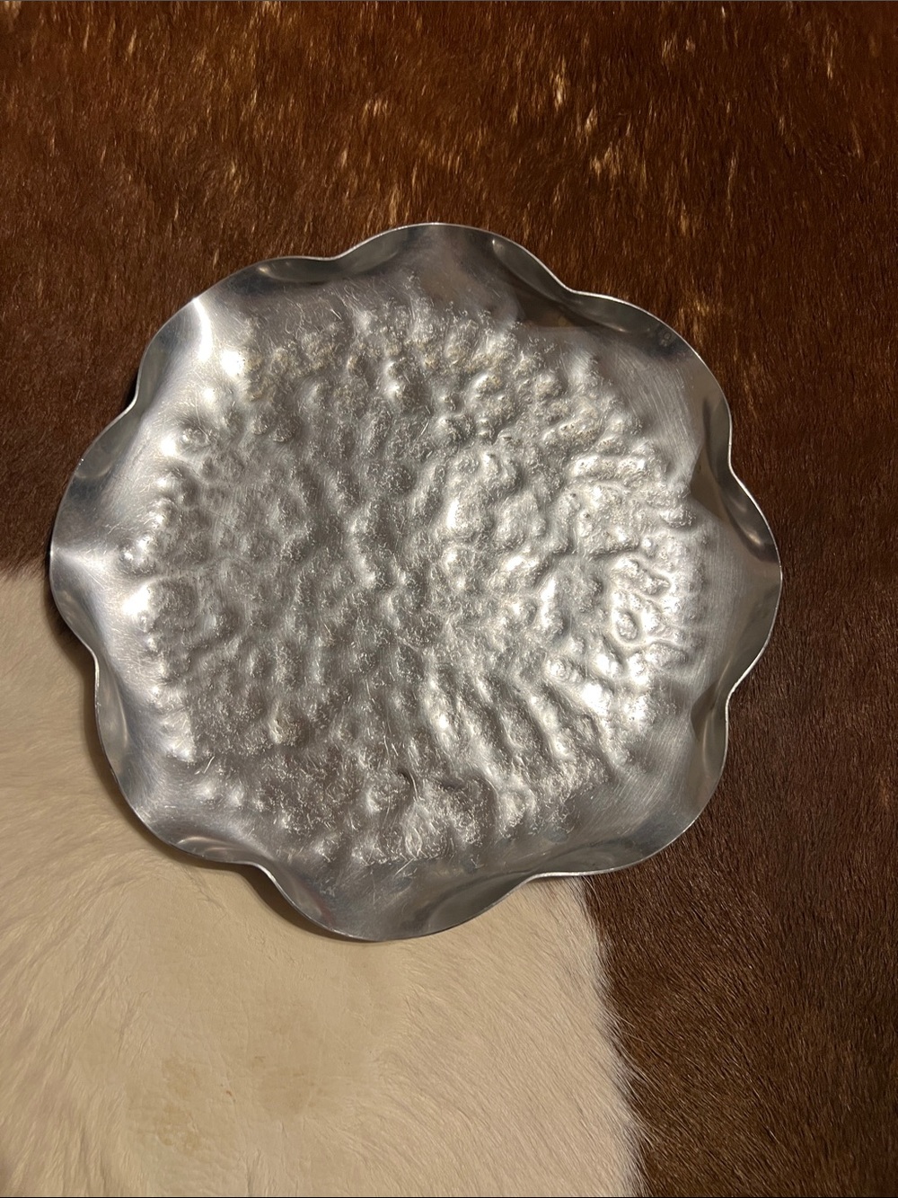 Small Decorative Scalloped Aluminum  Tray/Plate